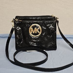 MICHAEL KORS SNAKESKIN EMBOSSED CROSSBODY BFPM-06-171